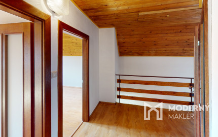 Veľký rodinný dom v pešej dostupnosti do centra mesta v Trenčíne