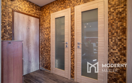 Na predaj priestranný 4-izbový byt v Trenčíne