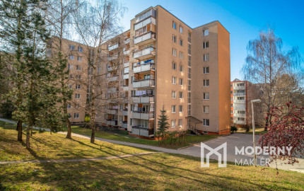 Na predaj priestranný 4-izbový byt v Trenčíne