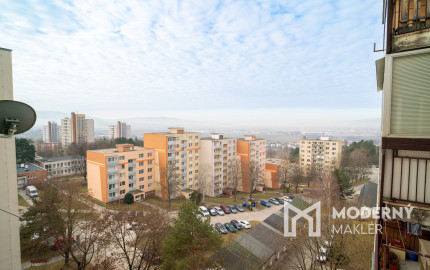 Na predaj priestranný 4-izbový byt v Trenčíne