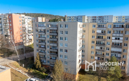 Na predaj priestranný 4-izbový byt v Trenčíne