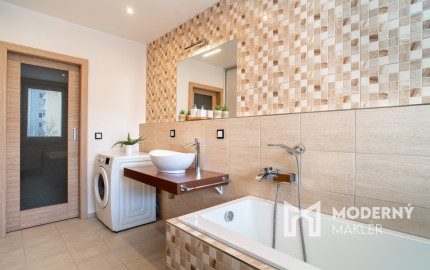 Na predaj priestranný 4-izbový byt v Trenčíne