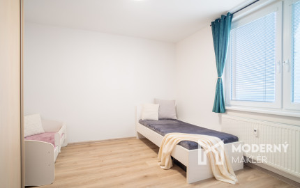 Na predaj priestranný 4-izbový byt v Trenčíne