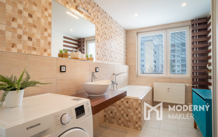 Na predaj priestranný 4-izbový byt v Trenčíne