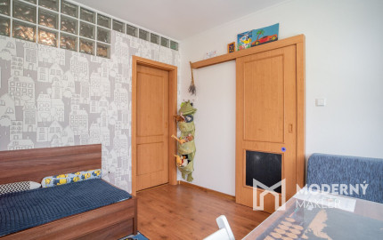 Na prenájom priestranný 3-izbový byt vo vyhľadávanej časti Ružinova