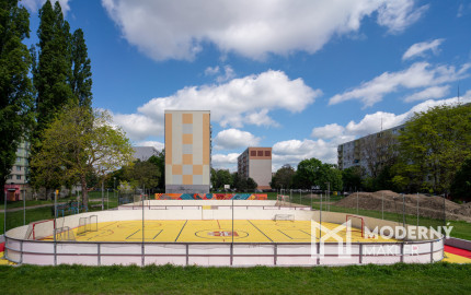 Na prenájom priestranný 3-izbový byt vo vyhľadávanej časti Ružinova