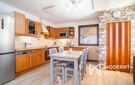 Na predaj záhradná chata vhodná na celoročné bývanie v obci Kuchyňa