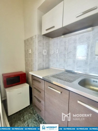 Na prenájom klimatizovaný administratívny priestor o výmere 54m2 v Stupave – AB28-29