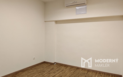 Na prenájom zrekonštruovaný obchodný priestor v centre Malaciek
