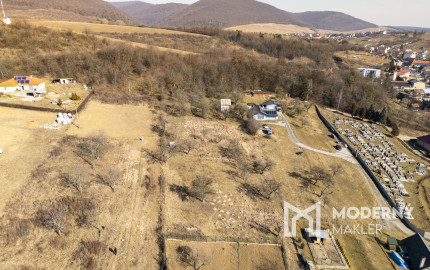 Na predaj veľkorysý pozemok v obci Šarišské Sokolovce