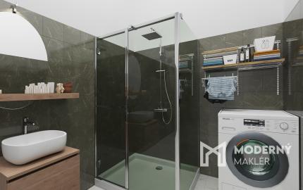 Na predaj priestranný 2,5-izbový byt v historickej budove Starého Mesta