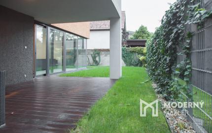 Na predaj exkluzívny 4-izbový rodinný dom priamo pod Devínom