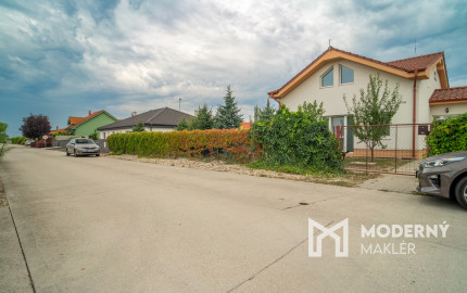 Na predaj príjemný 4-izbový rodinný dom v Lehniciach