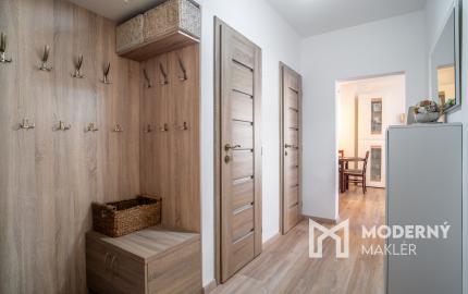 Na predaj dobre dispozične riešený 3-izbový byt vo vyhľadávanej lokalite Karlovej Vsi