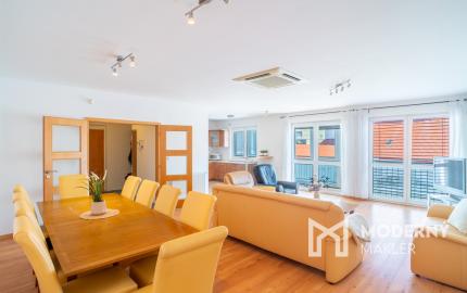 Na predaj nadštandardný 4-izbový byt s garážovým parkovacím státím v Starom Meste