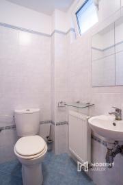 Na predaj nadštandardný 4-izbový byt s garážovým parkovacím státím v Starom Meste