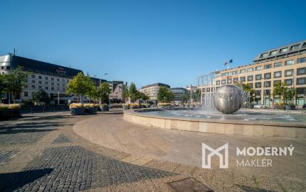 Na predaj nadštandardný 4-izbový byt s garážovým parkovacím státím v Starom Meste