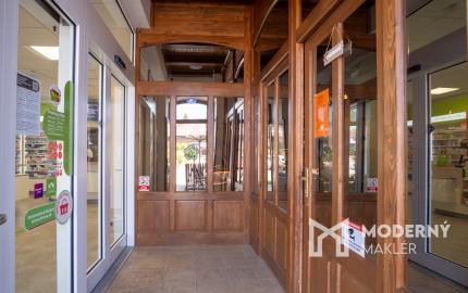 Na predaj komerčná budova v centre mesta Spišská Stará Ves so skvelým investičným potenciálom