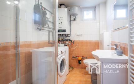 Na predaj rozsiahly investičný pozemok s polyfunkčným domom