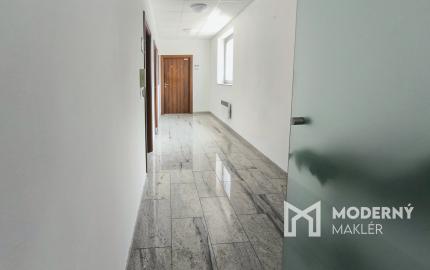 Na prenájom kancelárske priestory s parkingom a výmerou 30 m2 v Lamači