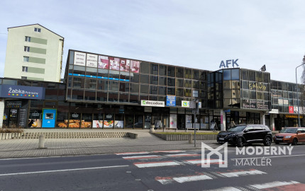 Na prenájom moderný obchodný priestor v centre mesta Malacky
