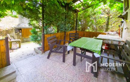 Na predaj rekreačná chata v jedinečnom prostredí Malých Karpát v Sološnici