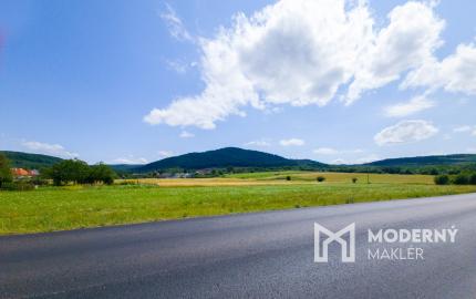 Na predaj rekreačná chata v jedinečnom prostredí Malých Karpát v Sološnici