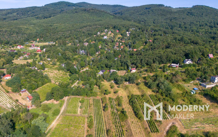Na predaj slnečný pozemok s jedinečným výhľadom v Modre