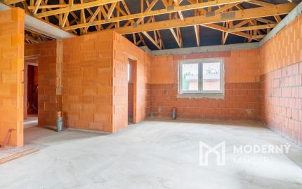 Na predaj nadštandardná 5-izbová novostavba rodinného domu v pokojnej časti Nových Zámkov