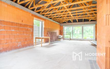 Na predaj nadštandardná 5-izbová novostavba rodinného domu v pokojnej časti Nových Zámkov