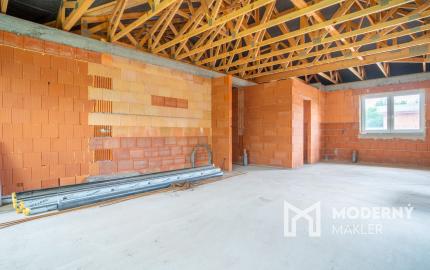 Na predaj nadštandardná 5-izbová novostavba rodinného domu v pokojnej časti Nových Zámkov