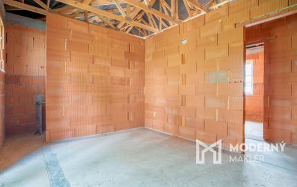 Na predaj nadštandardná 5-izbová novostavba rodinného domu v pokojnej časti Nových Zámkov