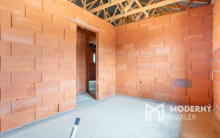 Na predaj nadštandardná 5-izbová novostavba rodinného domu v pokojnej časti Nových Zámkov