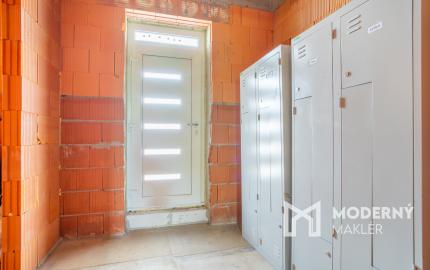 Na predaj nadštandardná 5-izbová novostavba rodinného domu v pokojnej časti Nových Zámkov