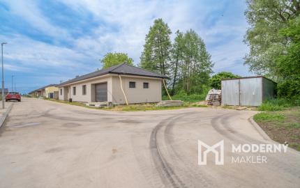 Na predaj nadštandardná 5-izbová novostavba rodinného domu v pokojnej časti Nových Zámkov