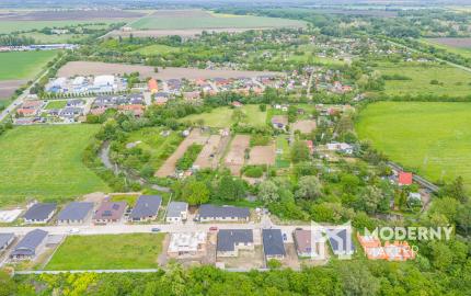 Na predaj nadštandardná 5-izbová novostavba rodinného domu v pokojnej časti Nových Zámkov