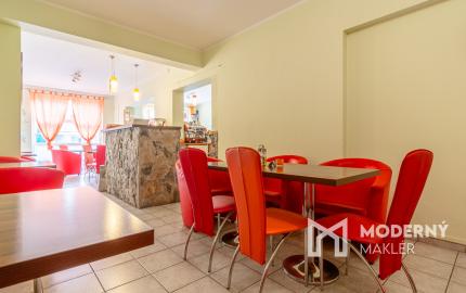 Na predaj gastroprevádzka s vonkajšou terasou v Karlovej Vsi