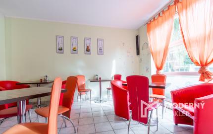 Na predaj gastroprevádzka s vonkajšou terasou v Karlovej Vsi