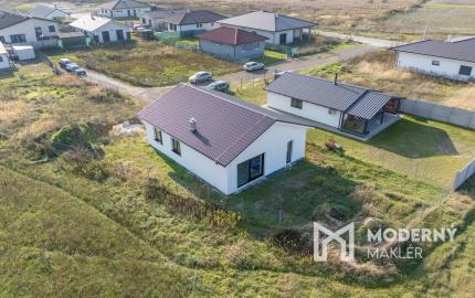 Na predaj novostavba 4-izbového bungalovu v príjemnej lokalite neďaleko Bratislavy