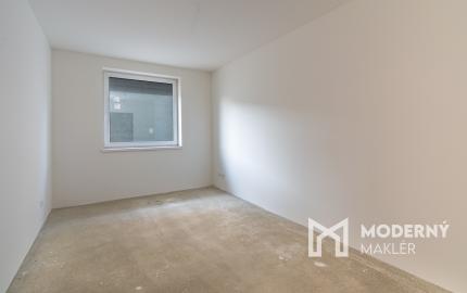 Na predaj priestranný 4-izbový bungalov s terasou v Hrnčiarovciach nad Parnou