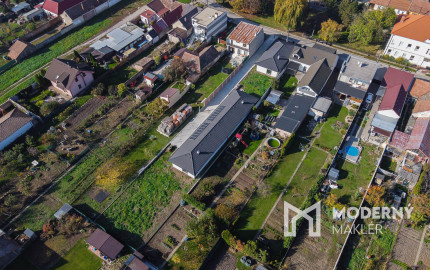 Na predaj priestranný 4-izbový bungalov s terasou v Hrnčiarovciach nad Parnou