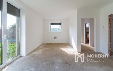 Na predaj moderný 4-izbový rodinný dom s terasou v Hrnčiarovciach nad Parnou