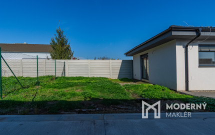 Na predaj moderný 4-izbový rodinný dom s terasou v Hrnčiarovciach nad Parnou