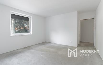 Na predaj jedinečný 4-izbový rodinný dom s terasou v Hrnčiarovciach nad Parnou