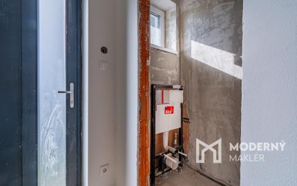 Na predaj jedinečný 4-izbový rodinný dom s terasou v Hrnčiarovciach nad Parnou