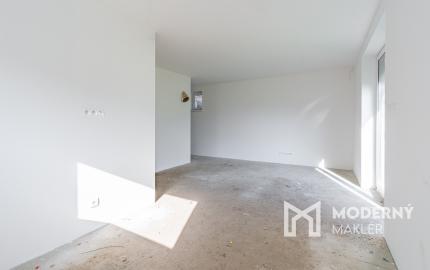 Na predaj jedinečný 4-izbový rodinný dom s terasou v Hrnčiarovciach nad Parnou