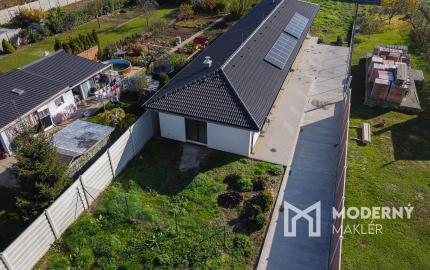 Na predaj jedinečný 4-izbový rodinný dom s terasou v Hrnčiarovciach nad Parnou