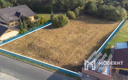 Na predaj perspektívny pozemok so stavebným povolením vo Veľkej Lomnici