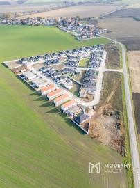 Na predaj lukratívne pozemky v novovybudovanej časti obce Topoľnica