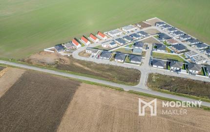 Na predaj lukratívne pozemky v novovybudovanej časti obce Topoľnica